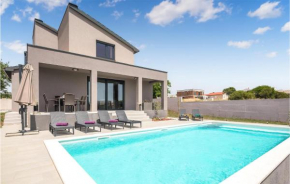 Stunning home in Pula with Outdoor swimming pool, WiFi and 3 Bedrooms